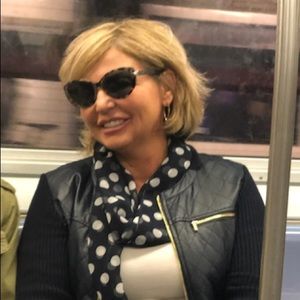 Meet your Posher, Denise